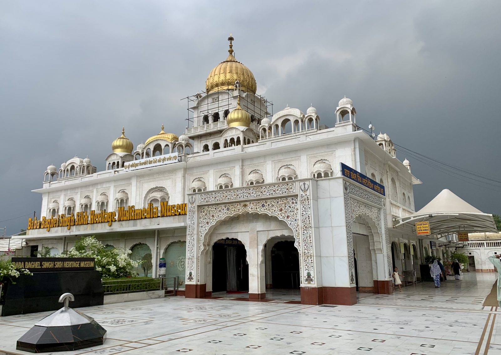 Bangla Sahib Police Entry Row Turns Into Political Storm in Punjab